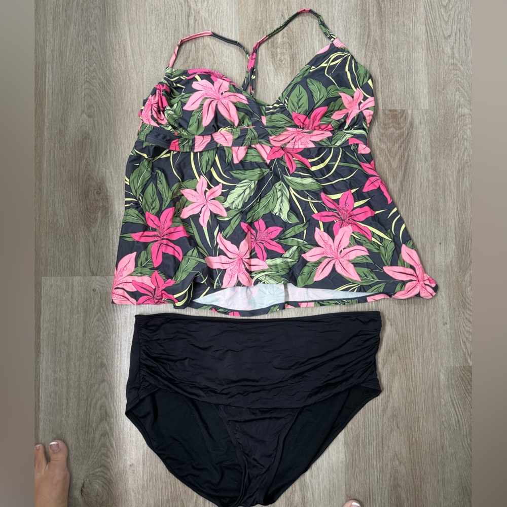 Ingrid & Isabel Tankini size XXL and Merona Highwaisted Swim Bottoms size XL